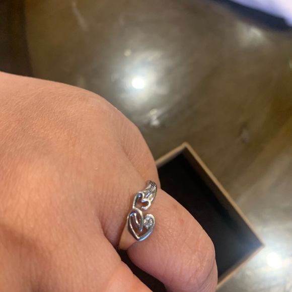 10k white gold with diamond - Picture 3 of 5